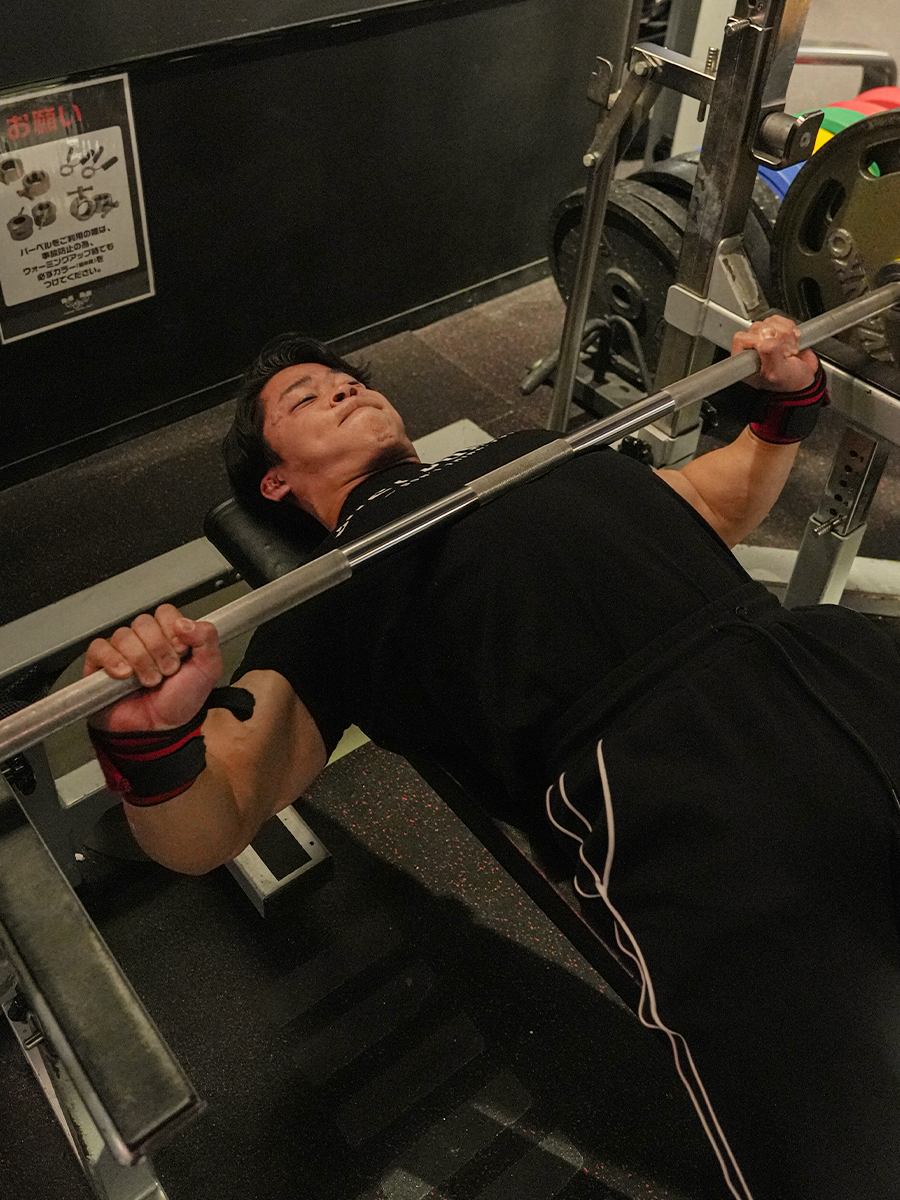 TIGHT FIT GRIP T-SHIRT